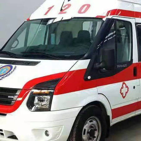 华龙非急救护送病人转院租赁救护车的优缺点对比